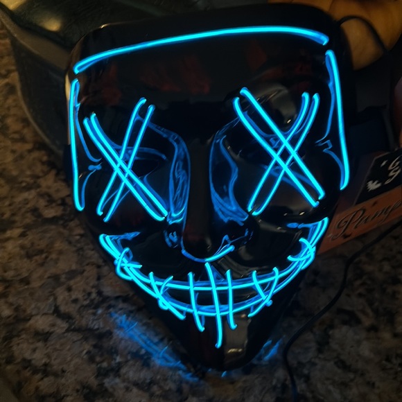 Halloween Blue Flash Light up mask with controller - Picture 3 of 3